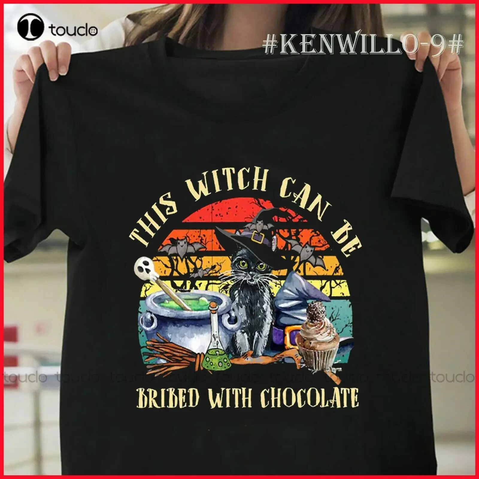 Эту ведьму можно подкупить шоколадной ведьмой черной кошкой на Хэллоуин футболка белые футболки мода смешные новые xs-5xl